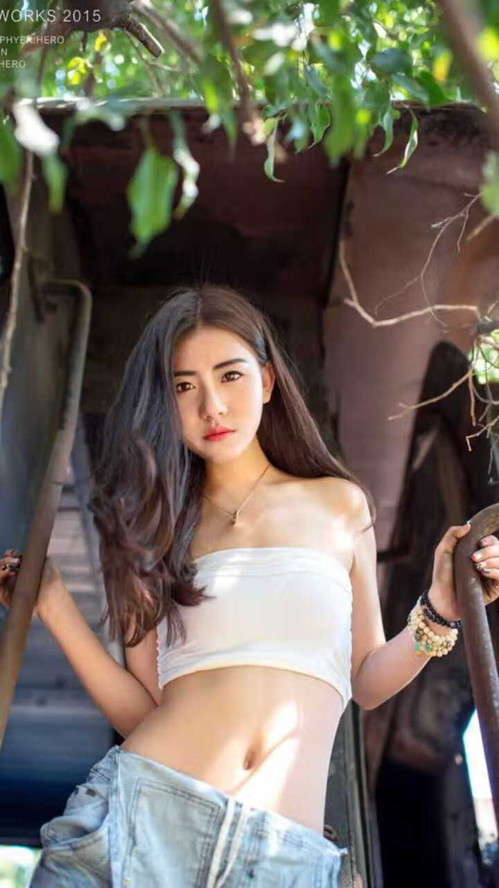 协作攀岩挑战，团队默契的极限考验，攀岩队友