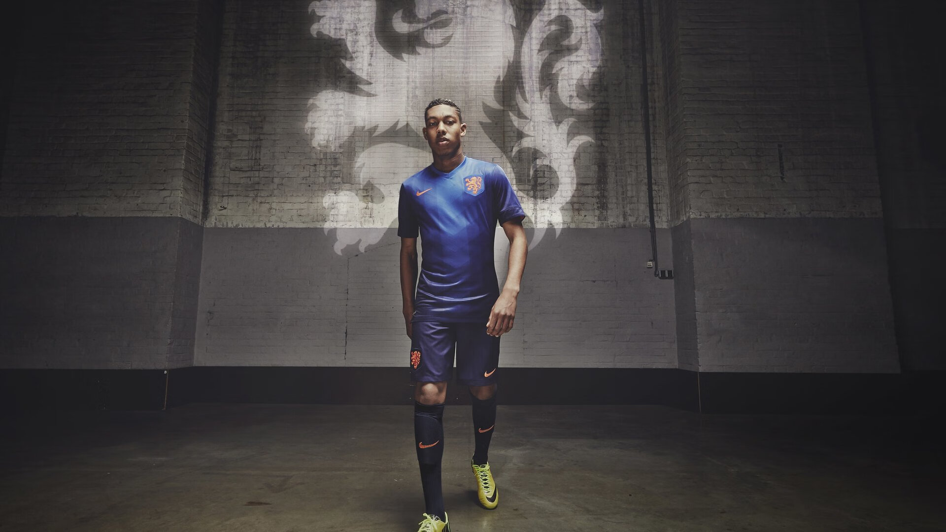 高尔的球场灵活性和攻击性突破，打破对手防线，高尔球会员多少钱一年