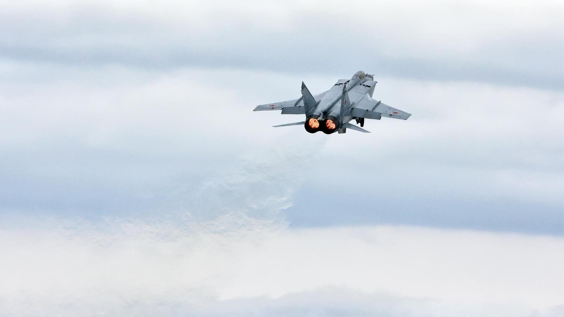 开云体育网站入口-墨西哥马术协会与国际马术联合会合作，举办国际马术交流活动，促进技术交流。